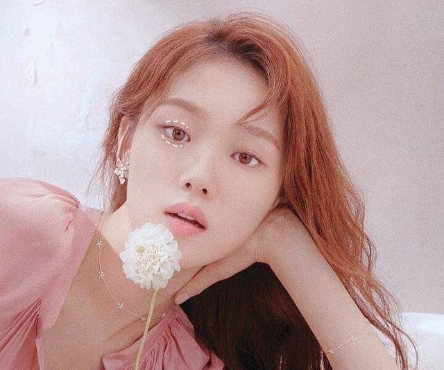 章若楠是怎么凭借宽眼距成为辨识度美女的?