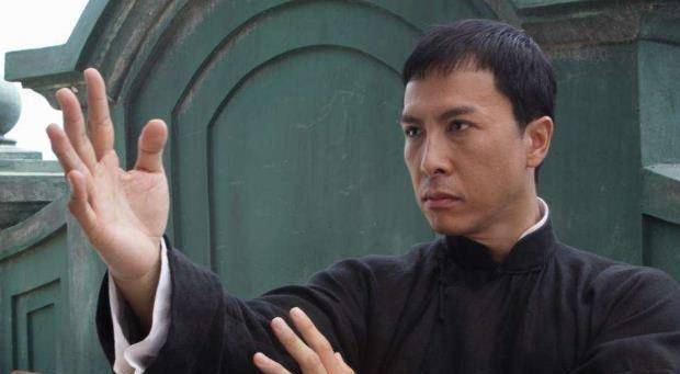 甄子丹生于武术世家,动作凌厉迅猛充满美感,开启动作电影新纪元_角色