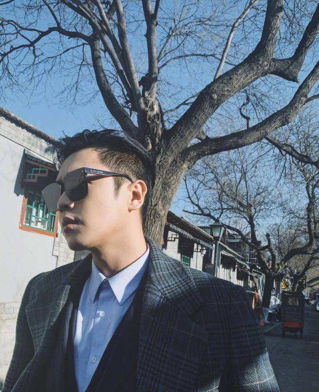 张若昀靠过期的唇钉洞登上热搜,昔日的狂野男孩如今成为人生赢家_回应