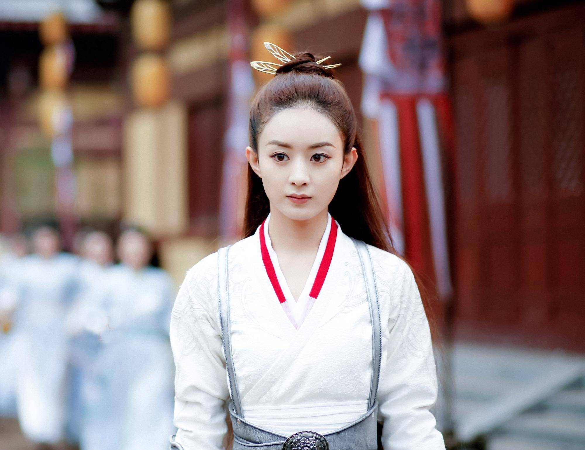 赵丽颖《有翡》提刀赶来,披风藏不住南刀大侠,端王行李好可爱_画面