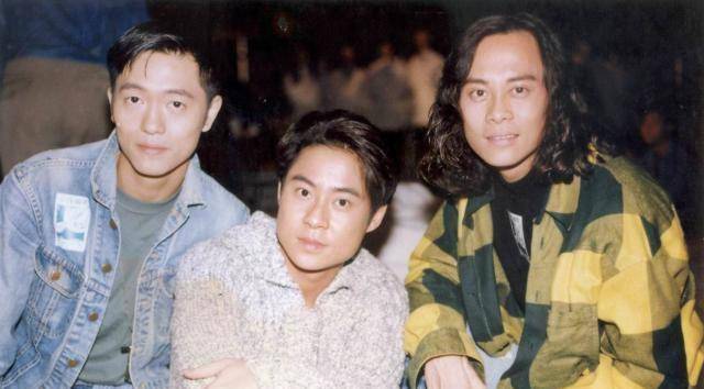 张智霖袁咏仪游张家界,54岁"草蜢乐队"成员蔡一智罕见现身随行_照片