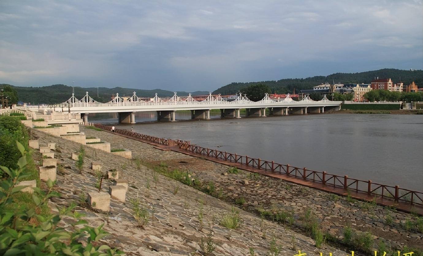 黑龙江伊春河天华大桥风景之二十七迷彩部落战友_红松_面积_支流