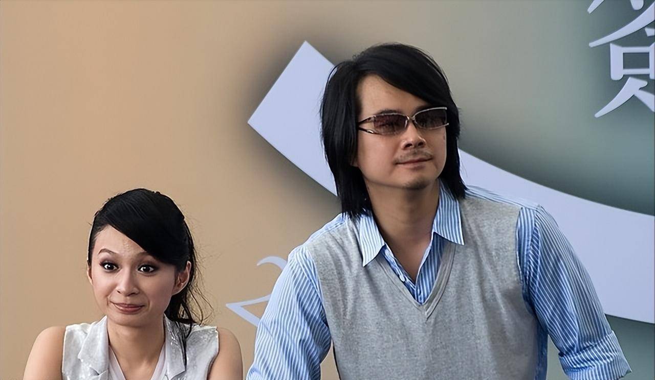 因分手被乐队踢出,消失4年后再度翻红,詹雯婷算是浴火重生了吧_阿沁
