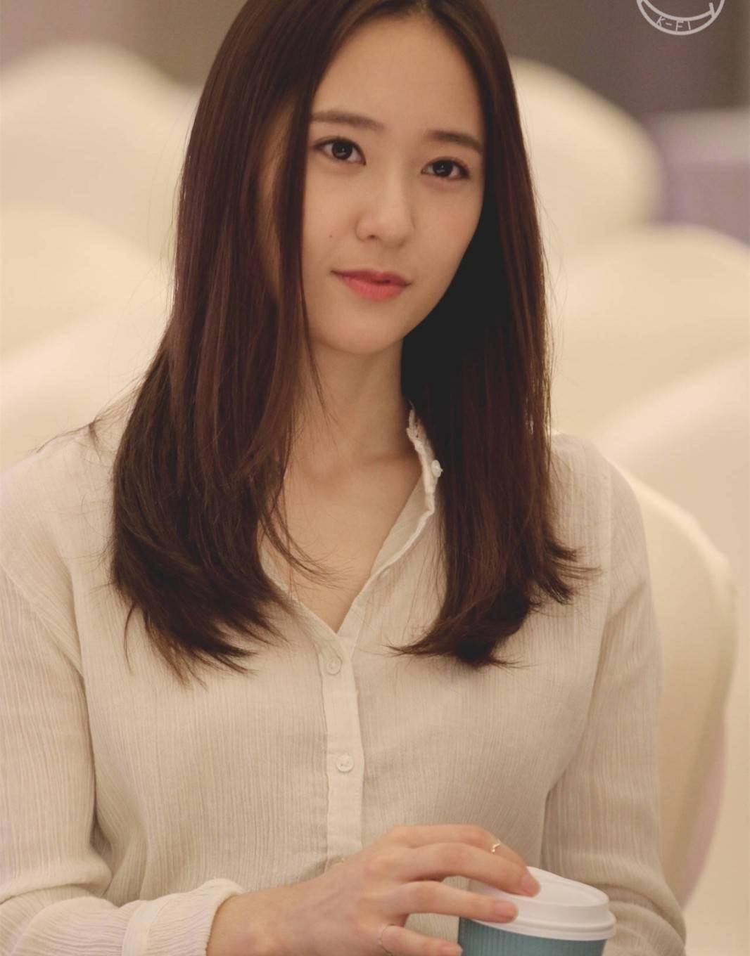 首先,krystal是国际"女神"郑秀晶加入《创造营4》的优势不过也有网友