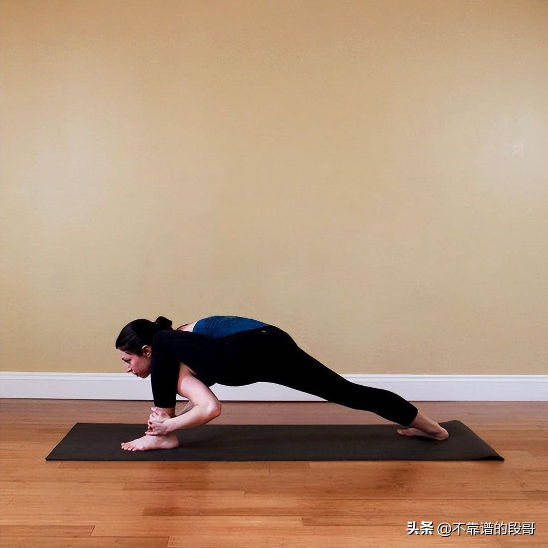 宋妍霏身穿印花连体裤,展现完美身材,1.