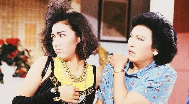 《生命之旅》里周星驰的角色原是个很不成熟的大男孩,正如剧中郑裕玲