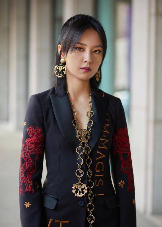 周笔畅34岁年龄气质不一样了!