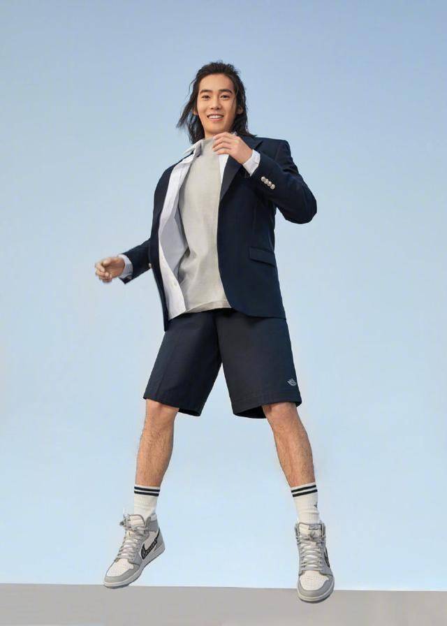 周杰伦上脚dioraj1!自称「全亚洲最速上脚」!_明星_张雨绮_示范