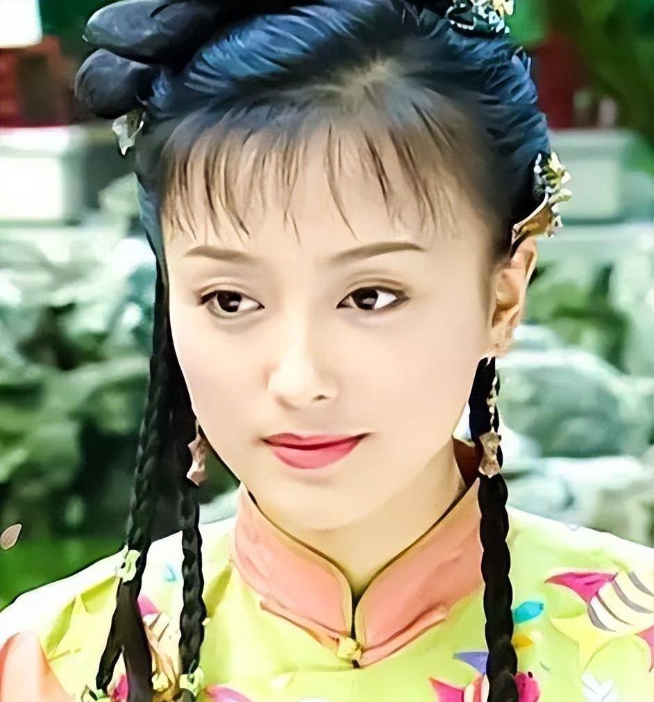43岁秦岚主动晒照,偏分短发惊艳众人,不愧是最美的"富察皇后"_角色