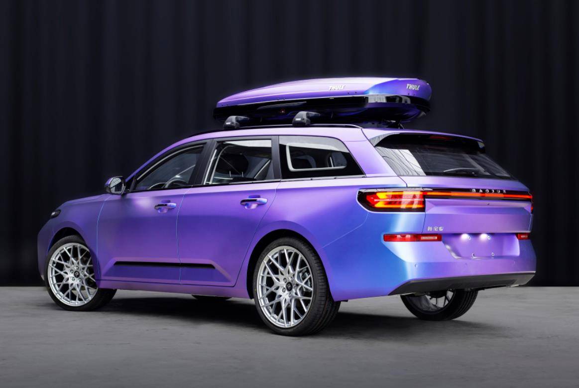 新宝骏"瓦罐"排队下线,钻石车标不丢人,车顶就是大床房_搜狐汽车_搜狐