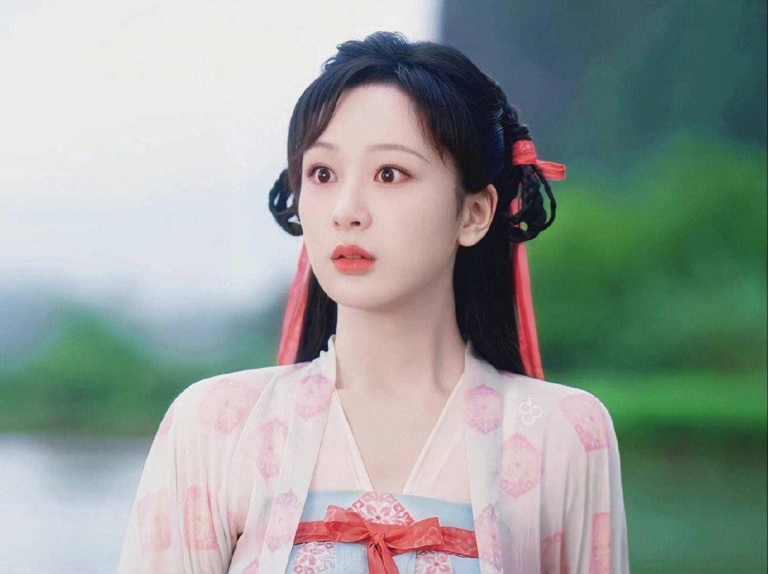 61岁周星驰拍《少林女足》:杨紫赵露思白鹿毛遂自荐,角逐喜剧圈_电影