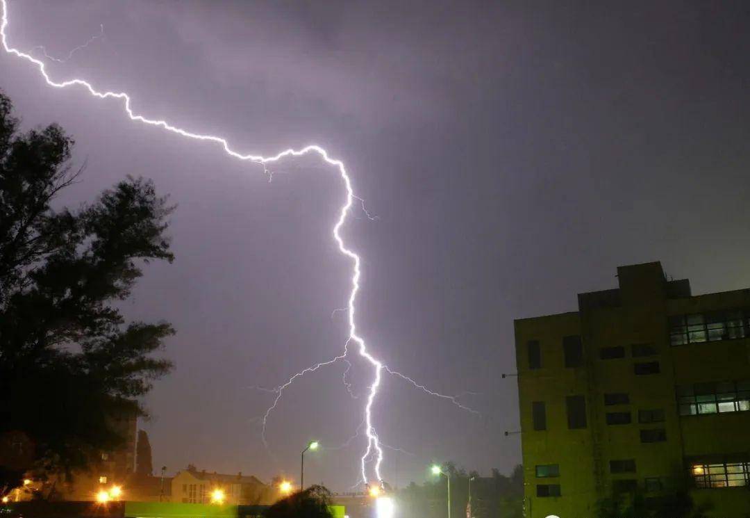 端午节来临,若遇到暴雨天气,汽车会遭雷击吗?尤其是新能源汽车_搜狐汽车_搜狐网