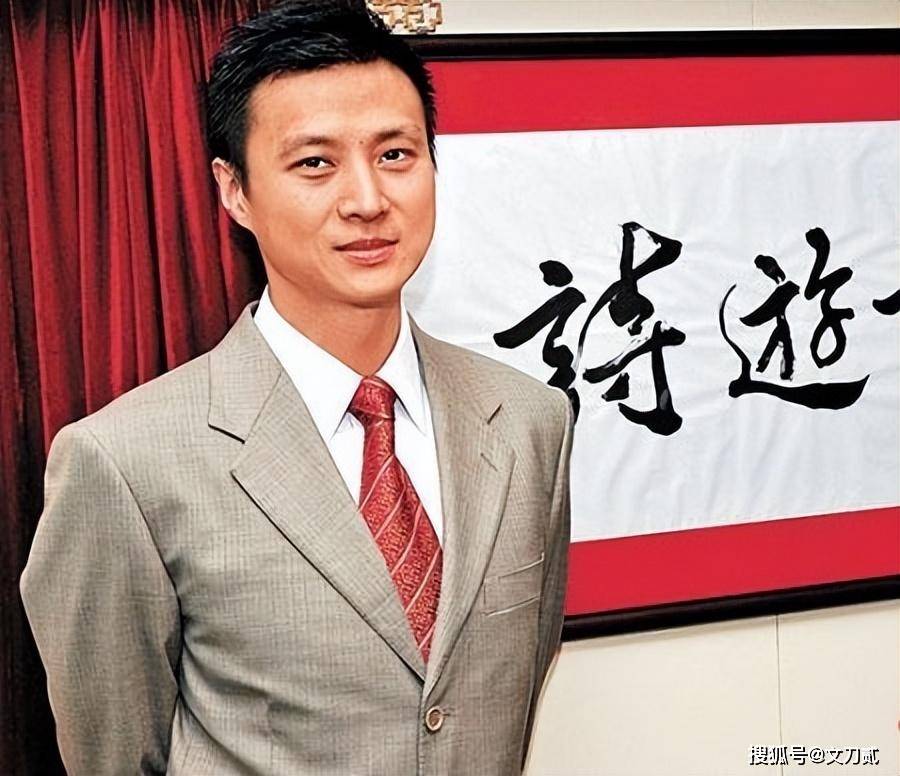 跟金庸,黄毡,蔡澜并称为香港四大才子;倪震家世背景有多厉害,估计18岁