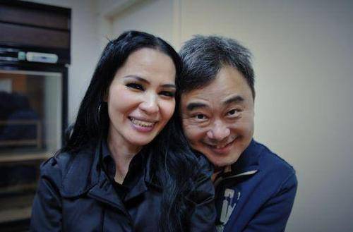 90后殿堂歌手被捉奸在床,丈夫拍近照告上法庭,获赔800万_潘越云_黄光