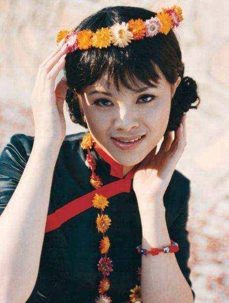 她是90年代当红明星,曾多次谴责张钰破坏圈内风气,今活成这样_石兰