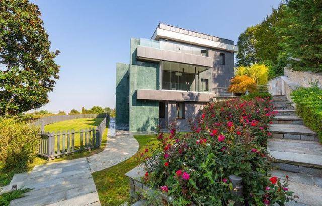 意大利《晚邮报》,《都灵体育报》等媒体,介绍了c罗别墅的情况