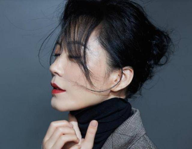 50岁俞飞鸿比20岁还美!高颧骨女人怎么能像她一样美出女神范?