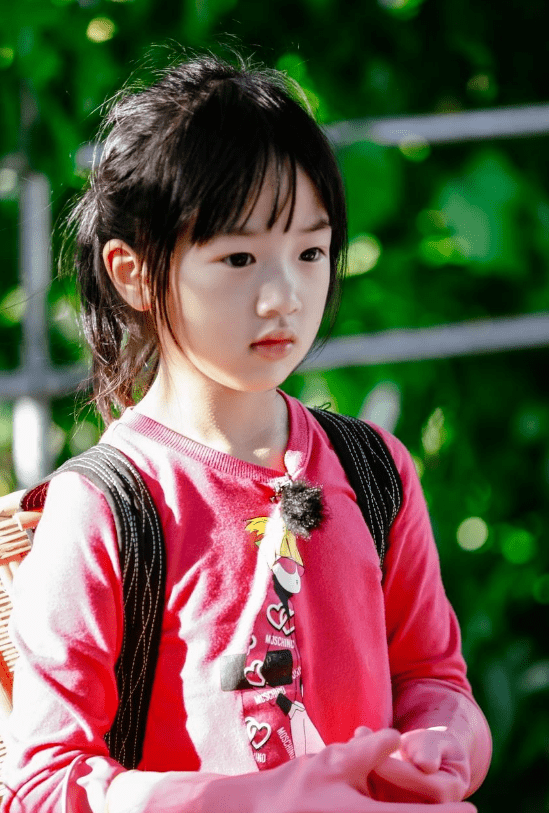 吴尊晒女儿近照,10岁neinei美到不敢认,"竹竿腿"绝了_类节目_爸爸_一