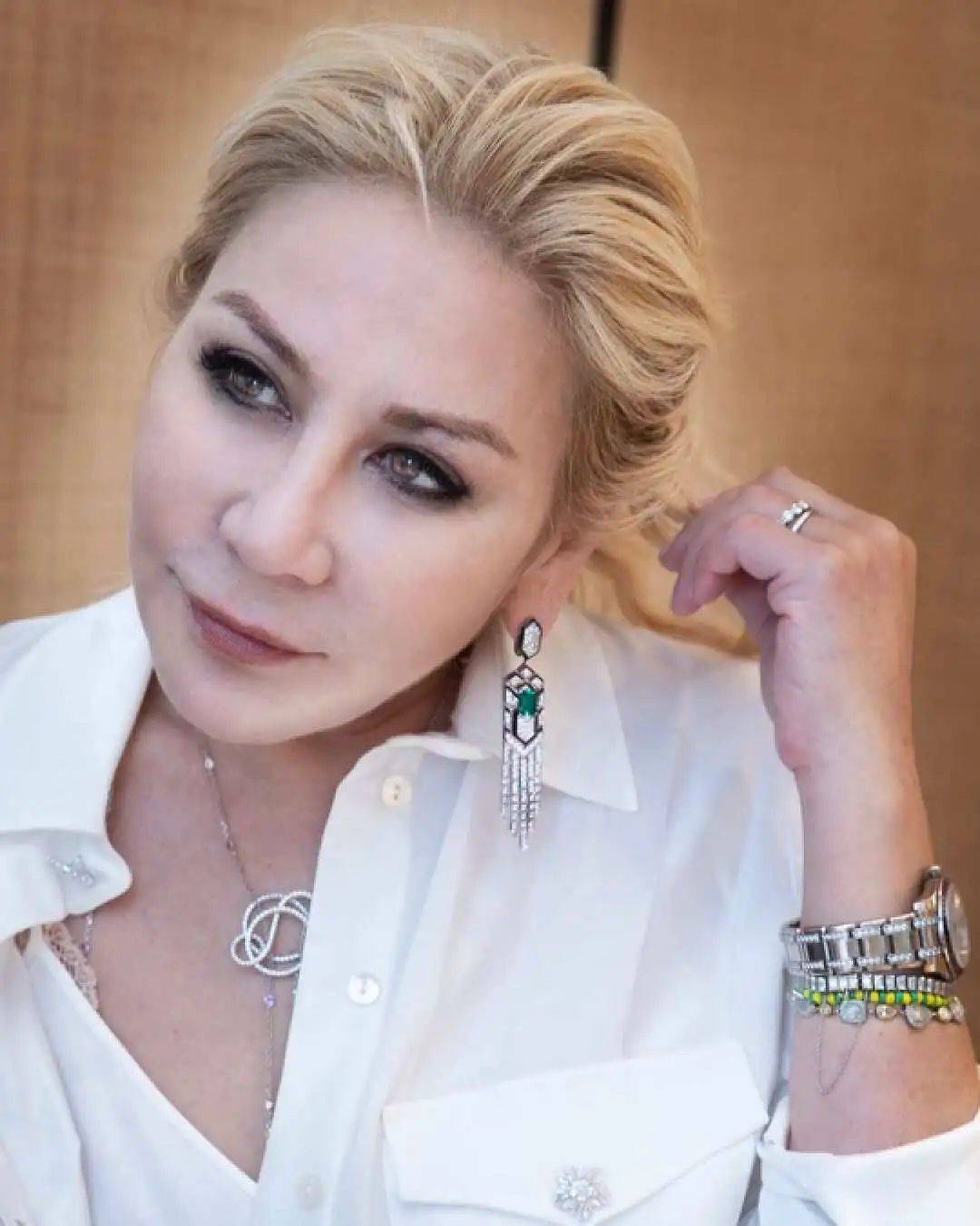 留下50亿身家:钱没花完,人没了_anna_节目_shay