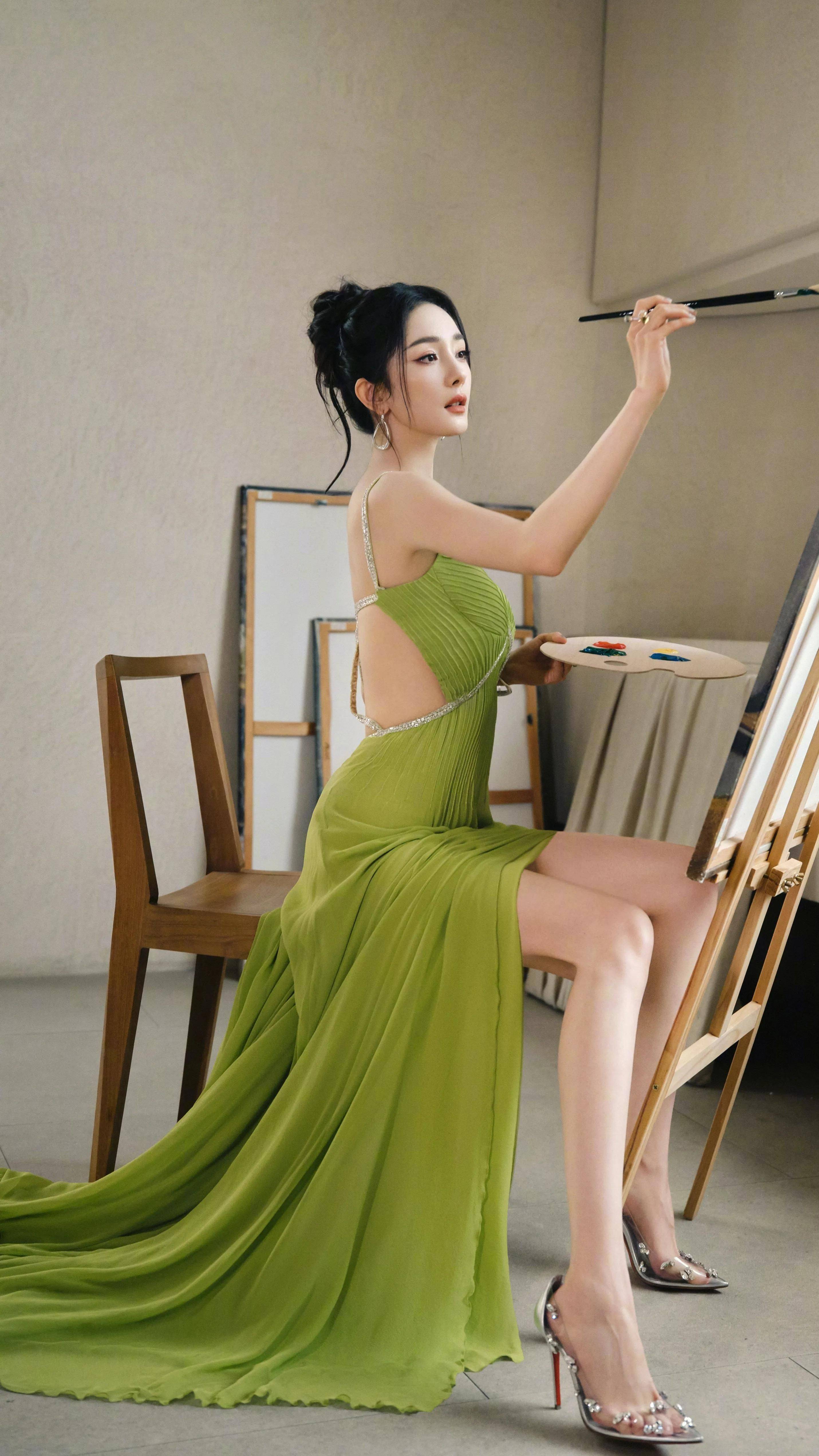 《姐姐》夏日优雅绿色清新靓丽明星绝美时尚写真壁纸_照片_色彩_盛宴