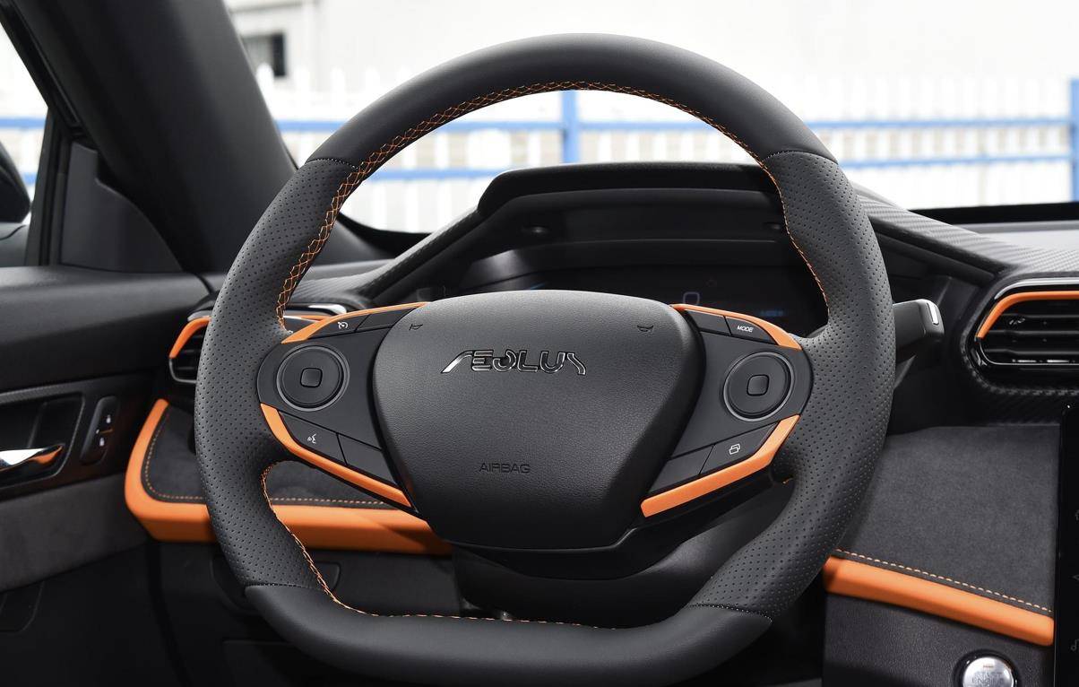 新车- 售8.99万元起1.5T动力，新款东风风神奕炫冠军版到店实拍