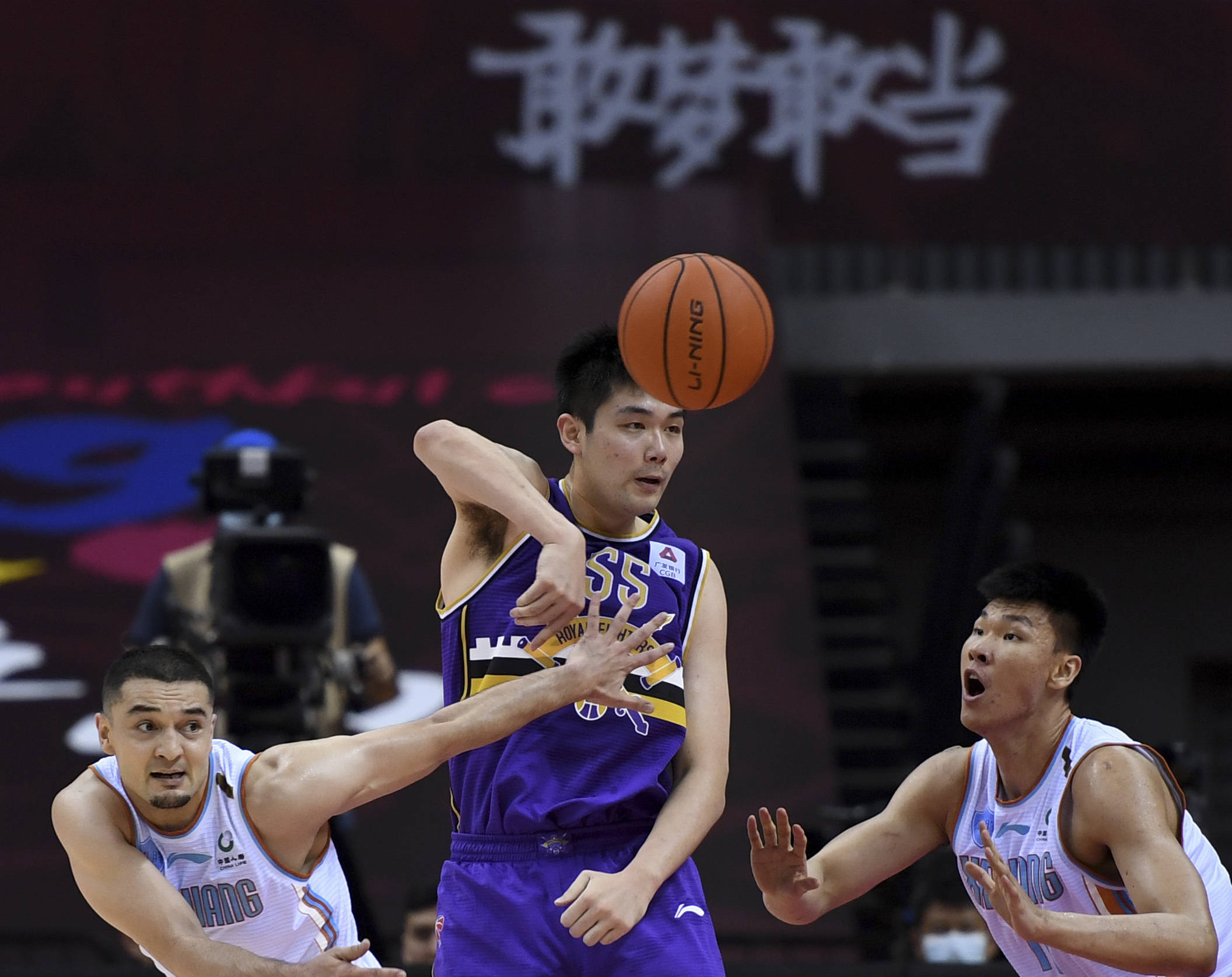 孙桐林绰号"统领","文通三略,武解六韬,智勇双全,寸铁在手,万夫不当之