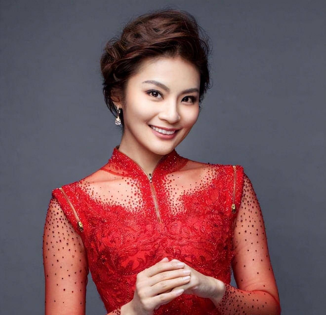 电视美女孟盛楠,她身材高挑,五官精致,她的感情生活一直是个谜_节目