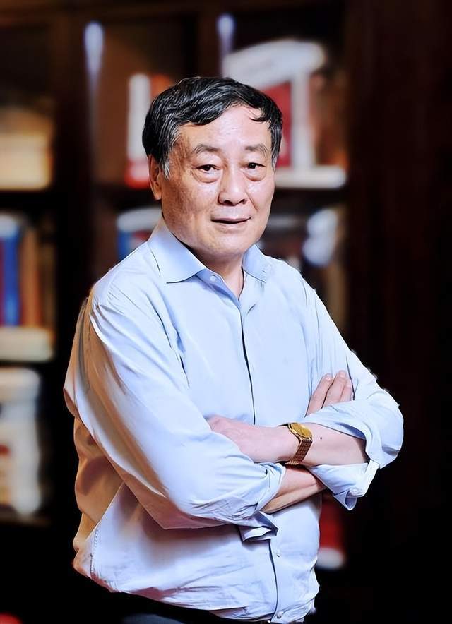杭州隐形首富诞生了,靠踩三轮卖冰棍赚600亿,却穿几十元的布鞋_宗庆后