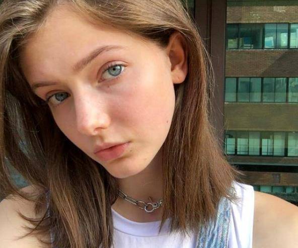 她因cos精灵被誉为史上最美coser,素颜照曝光后,网友:仙女本仙_妹子