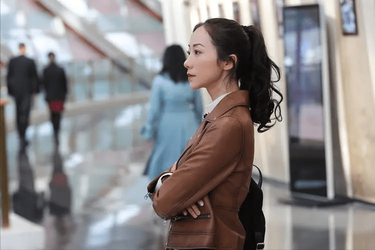 表面是艺人,实际是富家千金的3位女星,她们最不怕的就是潜规则_韩雪