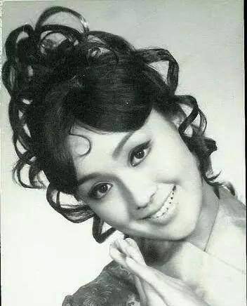 只要一部电影的演员表上打出"李菁"这两个字,基本都能火爆大街小巷.