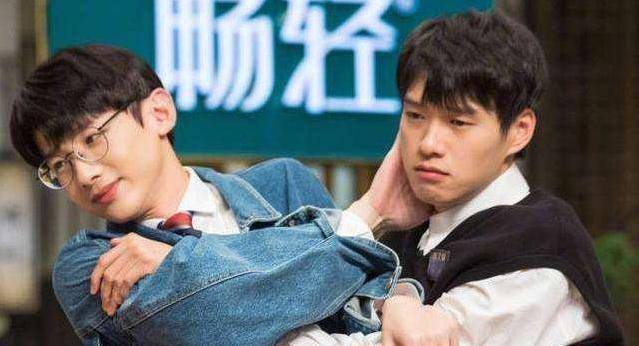 就像是在之前的《拜托了冰箱》一样,就是因为魏大勋不在现场,白敬亭和