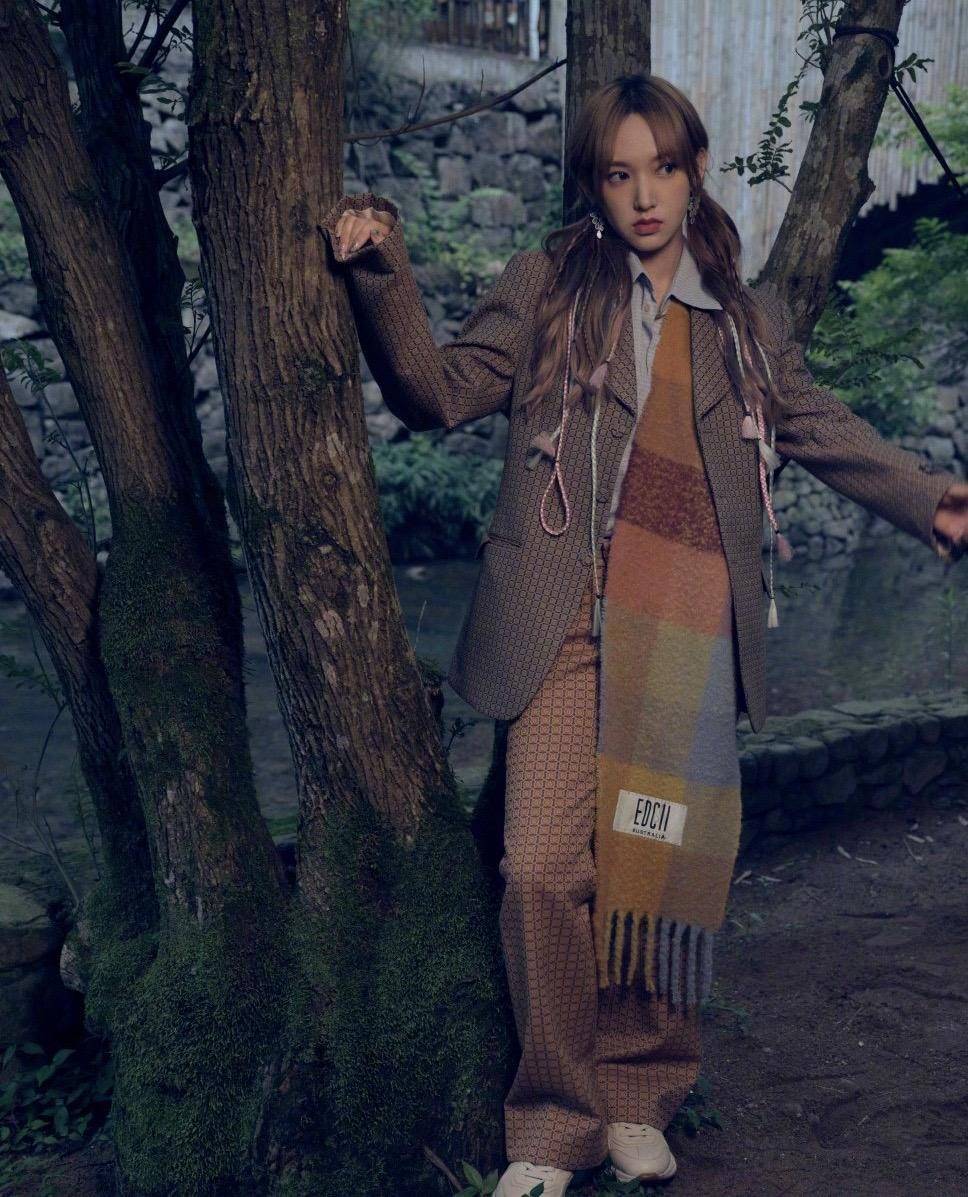 程潇丛林精灵封面大片,每一套都是温柔与野性并存,视觉盛宴_造型_时尚