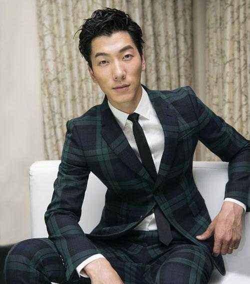 《中餐厅4》最新阵容公布,王俊凯退出,赵丽颖加盟,黄晓明留任_张亮