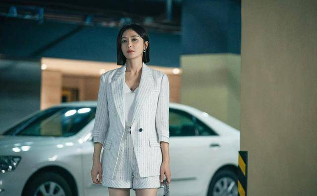 追平《闪耀的她》,我才明白,秦岚刘芸的差距不是年纪,而是演技_萱萱