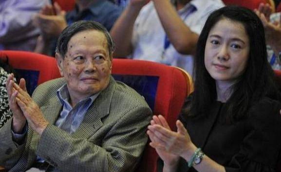 杨振宁：我称呼翁帆父母翁先生翁太太，我们也一起住一起旅游-翁帆与杨振宁差多少岁