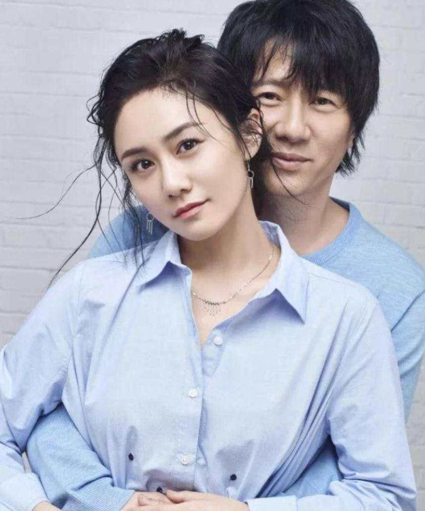 郑钧:抛弃陪伴18年的前妻,转身娶小16岁的刘芸,如今怎样了_孙峰_摇滚