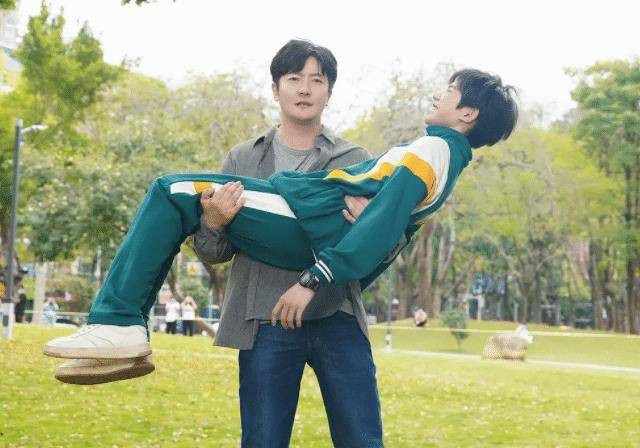 追光的日子即将登陆央一,由郭京飞主演,带来奋斗和梦想的故事_郝楠