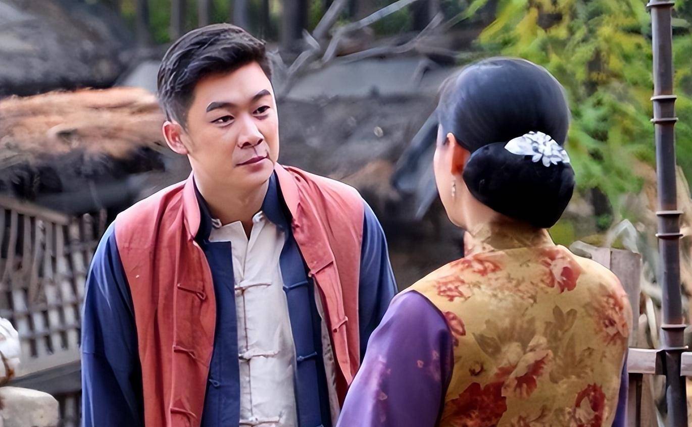 不管是《红高粱》中的大反派玉郎,还是《芈月传》中昏庸无能的楚怀王