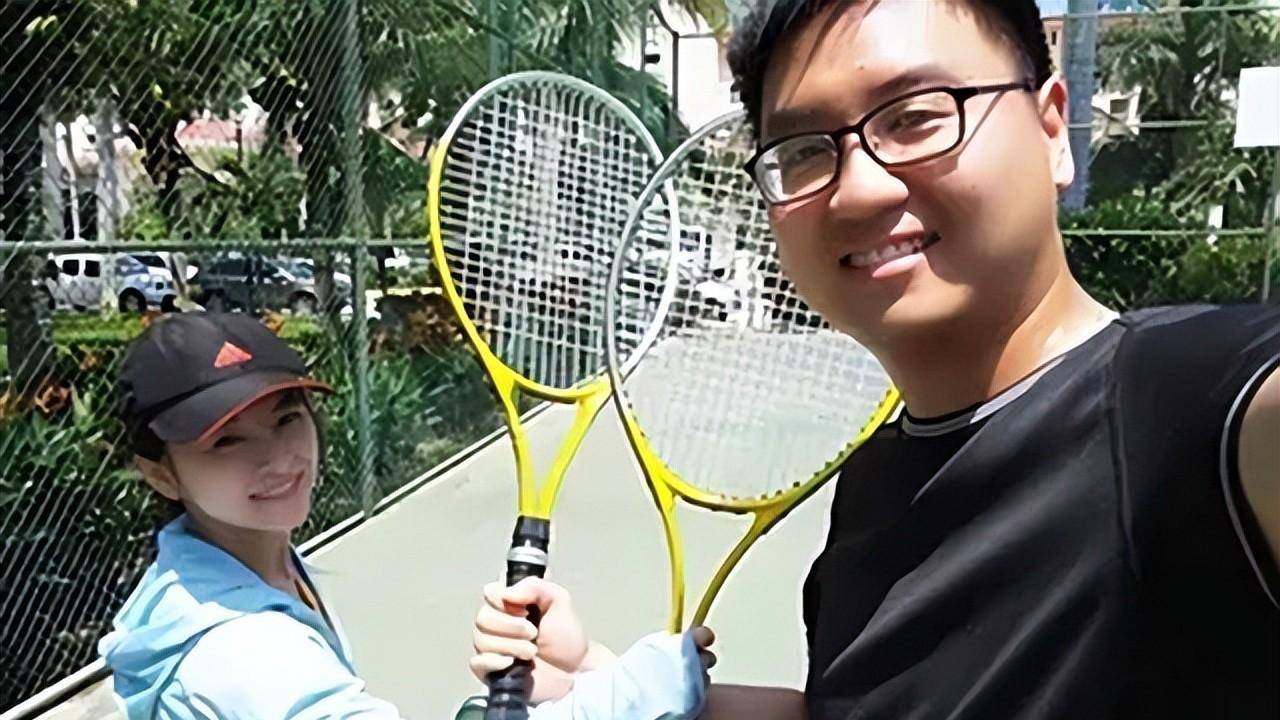 6年后嫁华裔学霸,婚后生活如何_廖智_查尔斯_丈夫