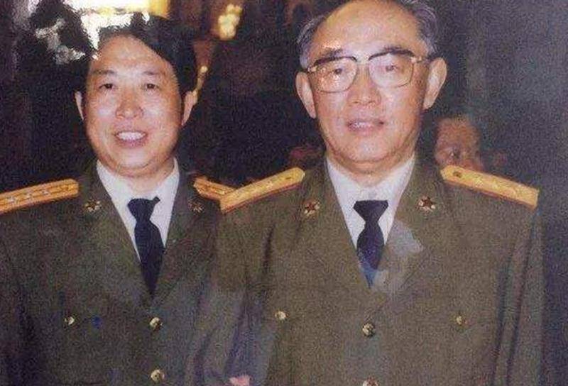 邓爷爷的秘书，曾多次被下放劳动，58岁升中将，64岁升上将 - 史海钩沉