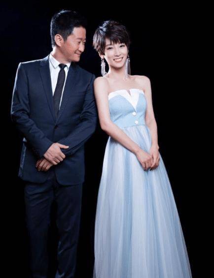 吴京第一次见岳父母,吴京的豪爽程度,谢楠当过兵的父母都没想到_因为