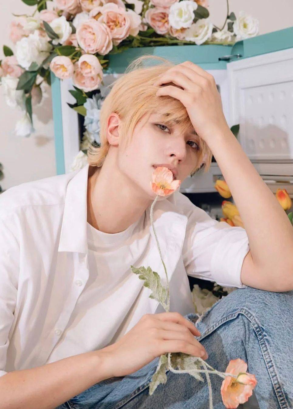 穿女装是宅男女神,换上男装能迷倒万千少女_女——卡琳娜_身材_紧身