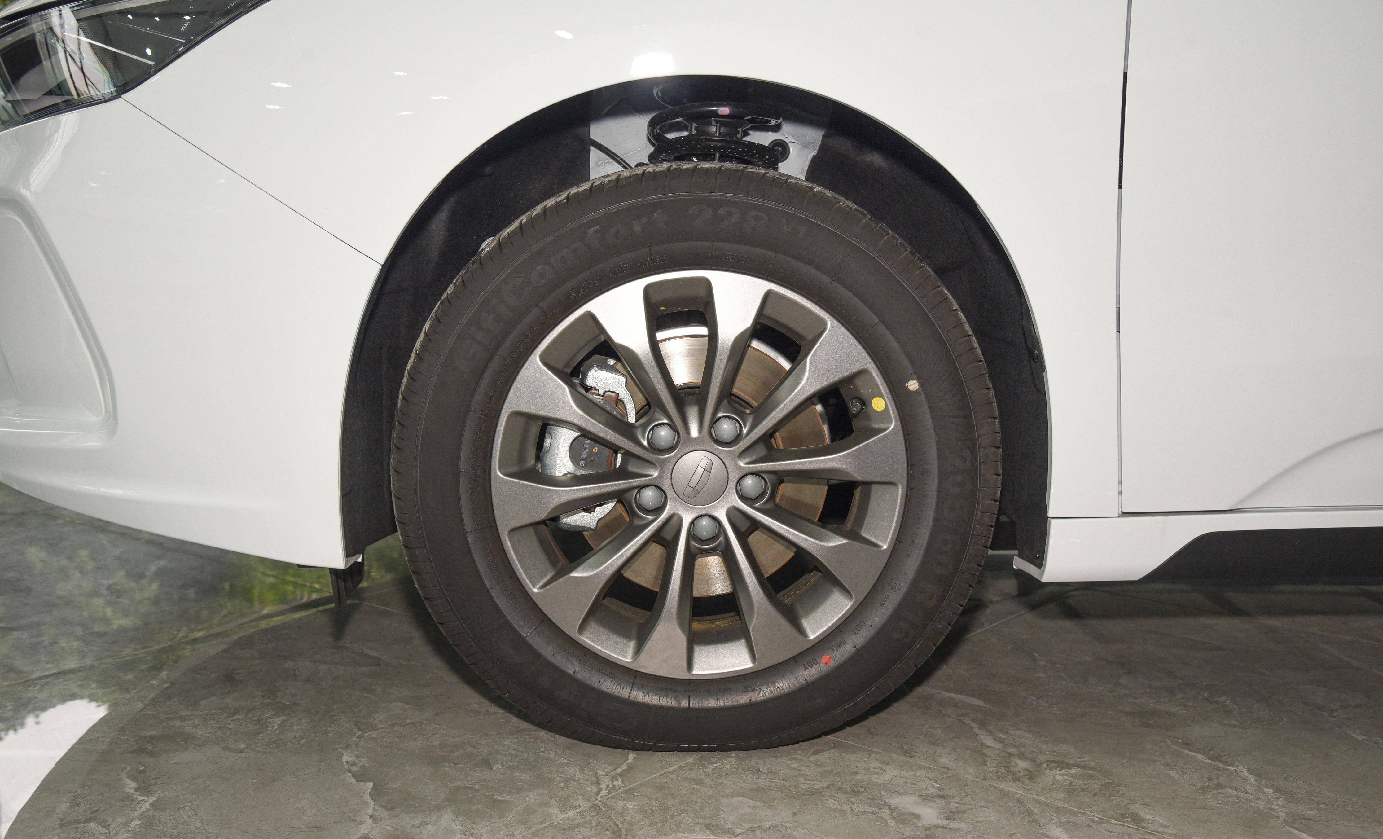 吉利几何a:降幅5.5万,车长4752mm,6.9秒破百,是否值得入手?