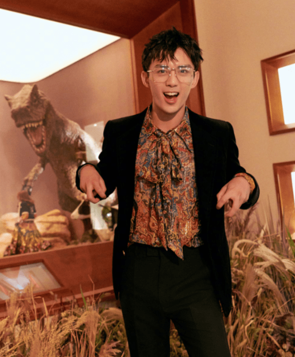 于正家最小签约艺人曝光,看清日常照:一顿吃几个赖冠霖和吴磊?