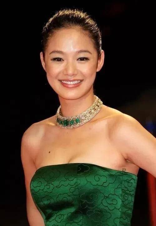 周韵心思性感又嚣张,姜文导演的眼光真毒_娱乐_明星_篇文章