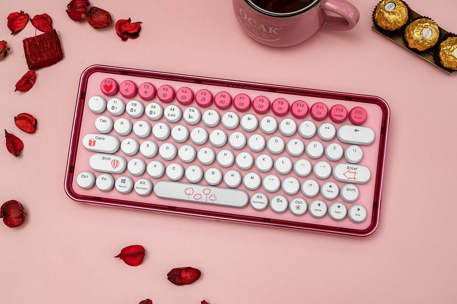 老婆过生日送了雷柏ralemo Pre 5键盘，办公室女同事都问是啥型号