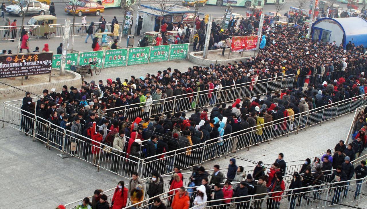 直击北京早高峰的上班族:每天仅出行就超过2小时,你还想北漂吗_图片