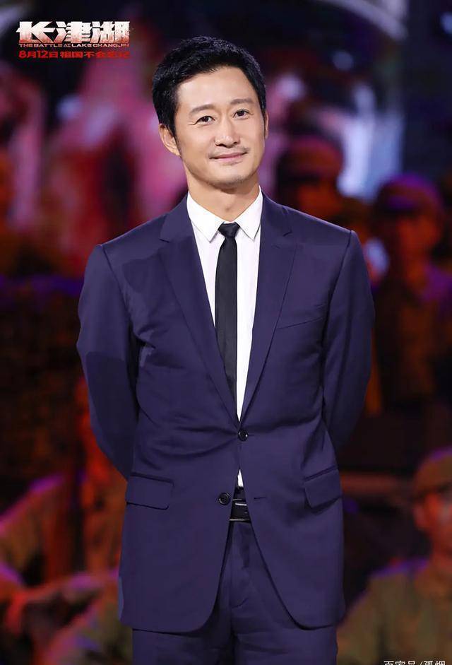 而电影的投资方三位导演和其他演员都没有参与,唯有吴京的登峰国际