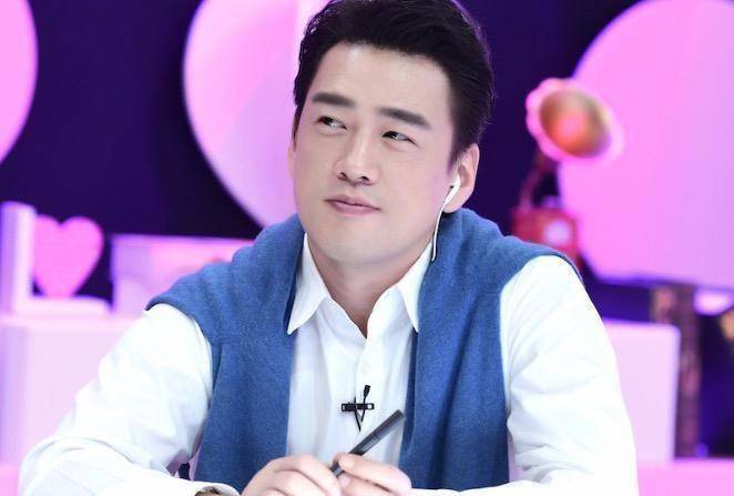 被戏称为超级金领的他,有着治愈系的声音,还是古天乐的御用配音